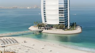 VIDEO | &Icirc;nainte de a se &icirc;nt&acirc;lni cu Moş Crăciun, şapte dintre aleşii noştri din Parlament vor avea posibilitatea să ajungă &icirc;ntr-unul dintre cele mai exclusiviste oraşe de pe Păm&acirc;nt: Dubai