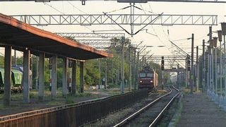 Oamenii cer demolarea fostei pasarele din Gara Focşani după ce un adolescent a murit electrocutat