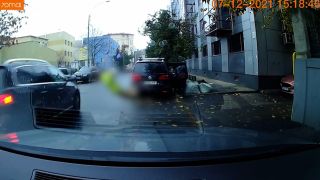 Accident dramatic în Capitală. Un copil a fost spulberat de mașină. Momentul a fost surprins de o cameră de bord