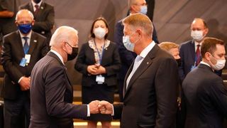 Klaus Iohannis, sunat de Joe Biden după discuția cu Vladimir Putin