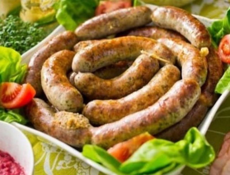 Reţetă de cârnați de casă cu 5 kg de carne: Vor ieşi ca la bunica!