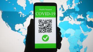 Trei români stabiliți în Australia au mers la DNA pentru a declara că au obținut certificate false anti-COVID-19 de la Vama Petea