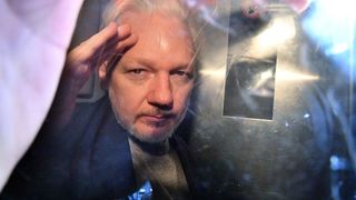 Lovitură dură primită de Julian Assange. Poate fi extrădat în SUA, pentru a fi judecat de spionaj