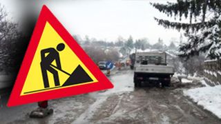 VIDEO | Dorel este din nou în acţiune, de această dată pe un drum naţional din Suceava. Mai mulţi muncitori au fost filmaţi în timp ce asfaltau o porţiune din şosea...direct peste un strat gros de noroi