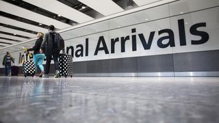 Comisia Europeană aprobă o schemă de ajutor  de 51,5 milioane de lei pentru sprijinirea operatorilor de aeroporturi din România