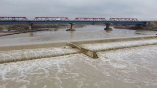 VIDEO | În loc să fie acoperită de zăpadă la mijloc de decembrie, România a fost lovită de ploi și inundații