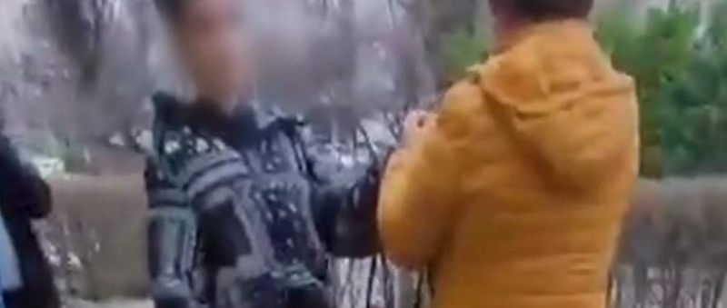 profesoara care le-a tăiat unghiile elevelor