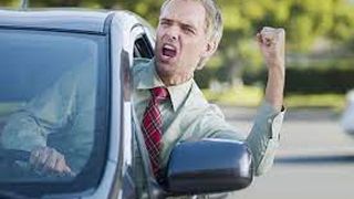 Șoferii violenți în trafic îi pot influența și pe ceilalți să se comporte la fel