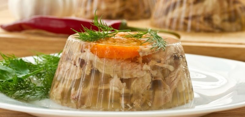 Reţetă piftie de porc sau curcan: Cât usturoi trebuie să pui?