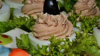 Ouă umplute - reţeta perfectă de Crăciun şi Anul Nou