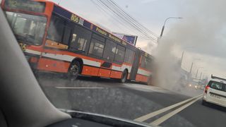 Un autobuz cu 30 de pasageri a luat foc în mers, în municipiul Sibiu