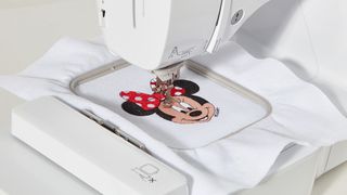 7 sfaturi pentru &icirc;ncepători &icirc;n broderie. Cum alegi ghergheful și inserția potrivite