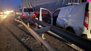 Accident rutier grav: patru mașini sunt implicate