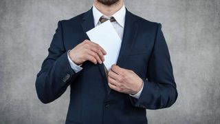 Motivul pentru care directorul DSVSA București l-ar fi agresat pe adjunctul său. Acesta i-a folosit toaleta din birou