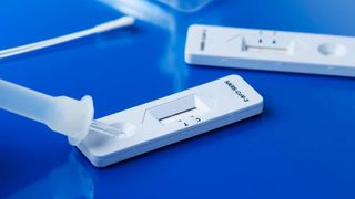 Joe Biden a anunțat că a achiziționat 500 de milioane de teste rapide care vor fi distribuite gratuit americanilor