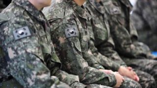 femeile din armată abuzate sexual