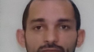 Individul a ieșit din terminal, s-a urcat &icirc;ntr-un taxi și a plecat ca un pasager oarecare