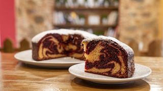 Cozonac pufos cu nucă: Reţeta simplă pe care oricine o poate folosi