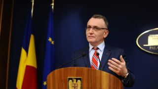 Ce a declarat Sorin Cîmpeanu după ce mai multe persoane au semnat o petiție pentru prelungirea vacanței de iarnă: „S-au înregistrat pierderi mari ce trebuie recuperate”