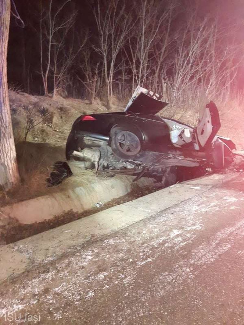 Accident mortal în județul Iași: Un tânăr de 19 ani s-a stins din viață după ce a ajuns cu mașina în șanț