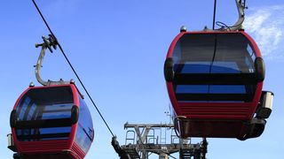 VIDEO | O avarie de aproape 12 ore a blocat transportul pe cablu la Sinaia. 24 de turiști au rămas blocați la cota 1400