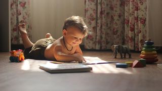 un copil a înghițit o baterie de cântar