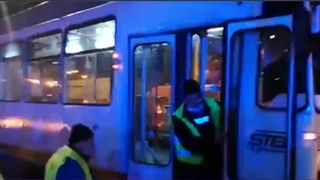 Accident &icirc;n Capitală. Un tramvai a deraiat de pe șine și s-a izbit frontal un altul care se deplasa din sens opus 