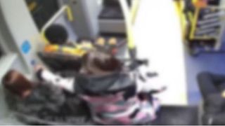 Gest scandalos la Iași. Două adolescente au vandalizat un tramvai în valoare de 2 milioane de euro