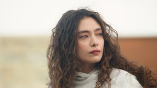 Neslihan Atagül, eroina serialului „Fiica ambasadorului”, care începe pe 3 ianuarie, la Kanal D, este considerată una dintre cele mai valoroase actrițe ale lumii