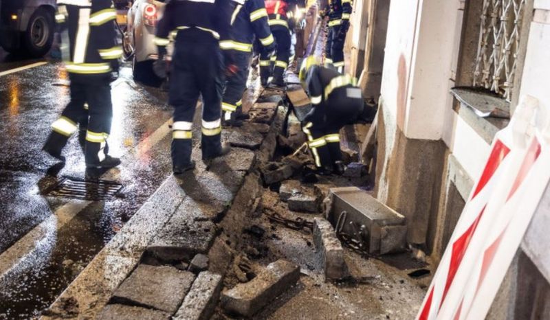 Accident în Austria. Un șofer român a intrat cu mașina într-o biserică