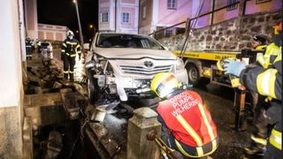 Accident &icirc;n Austria. Un șofer rom&acirc;n a intrat cu mașina &icirc;ntr-o biserică