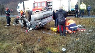 Tragedie în Hunedoara: Un bărbat a decedat în urma impactului violent dintre un TIR și un autoturism