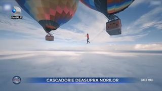 Cascadorie deasupra norilor