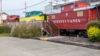 Un vagon vechi de tren a fost transformat de către un bărbat &icirc;n cazare premium pentru turiști