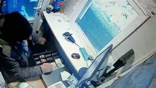 Angajații care încasează taxa pentru parcare în Stațiunea Straja au fost prinși când sustrăgeau din bani