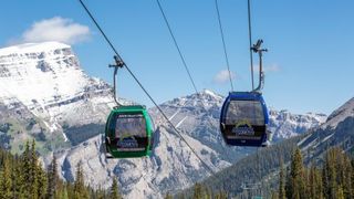 Stațiunea Sinaia, supraaglomerată în zona stației telegondolei