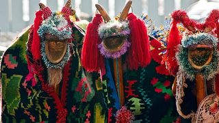 Ajunul Anului Nou 2022. Ce trebuie să faci ca să îți meargă bine tot anul. Tradiții și obieciuri românești