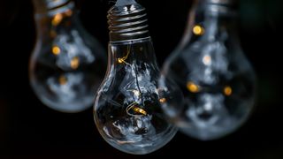 Prețuri imense la energia electrică de la 1 ianuarie 2022! Anunțul făcut de furnizori