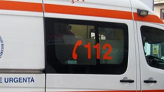 Un ieșean s-a lovit la cap în timp ce își urmărea nevasta cu un topor