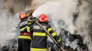 Tragedie &icirc;n noaptea de Revelion: un bărbat din Suceava a murit &icirc;ntr-un incendiu