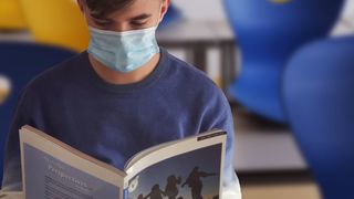 Școlile s-ar putea închide în 10 ianuarie, înainte ca valul Omicron să aducă noi restricții în România