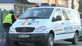 La un pas de o tragedie &icirc;n Sebeș. Și-a &icirc;njunghiat soția și fiica, deși femeia avea ordin de protecție &icirc;mpotriva lui