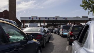 Amenzi de aproape 700.000 de lei pentru sute de sibieni, care au intrat în țară fără să completeze formularul digital