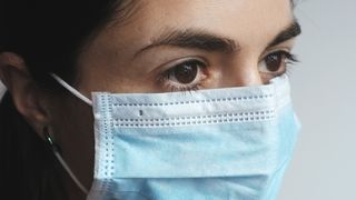 CNSU a anunțat noile restricții: Masca obligatorie în toate spațiile publice deschise și închise. Starea de alertă, prelungită 30 de zile