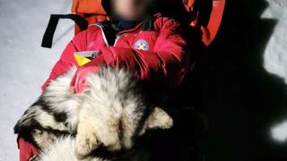 Povestea turistului accidentat salvat de propriul c&acirc;ine