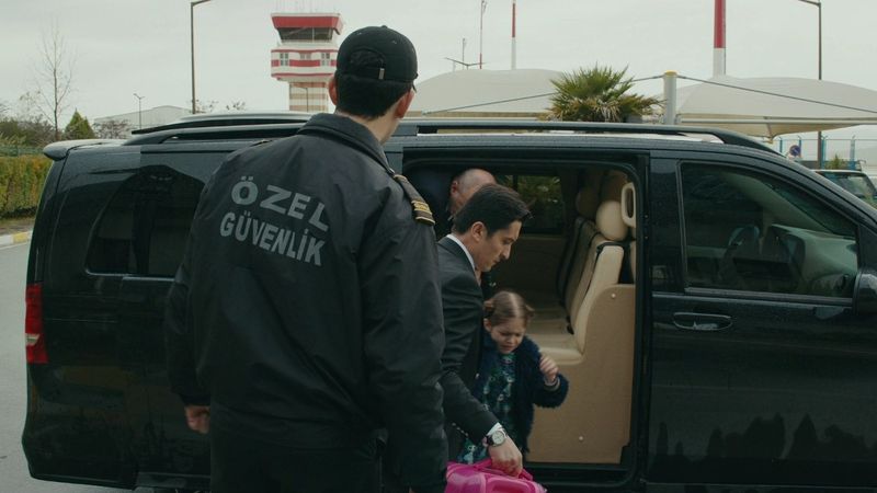 ce-se-intampla-in-aceasta-seara-de-la-ora-20-00-in-fiica-ambasadorului-nare-si-sancar-fac-totul-pentru-fiica-lor