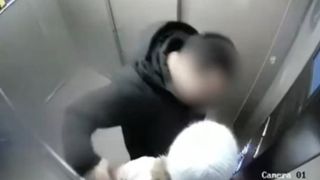 Un individ a &icirc;ncercat să seducă o minoră &icirc;n lift. A regretat amarnic gestul făcut, c&acirc;teva clipe mai t&acirc;rziu