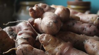 Cartofi roșii sau albi? Ce să alegi în funcție de mâncarea pe care o prepari