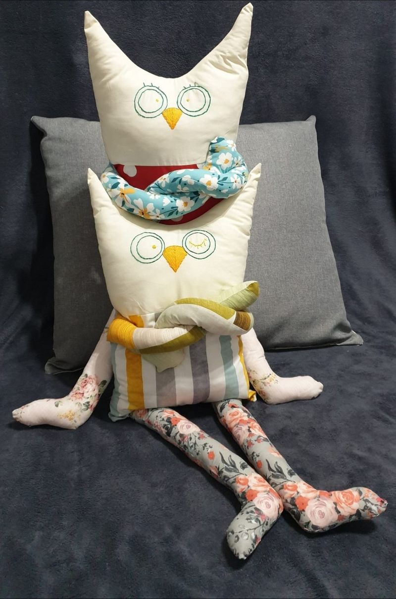 Pernele emoționale. Afacerea de succes a unei tinere mămici din București: ”Ele, practic, sunt pernele păpușă”