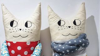 VIDEO - Pernele emoționale. Afacerea de succes a unei tinere mămici din București: ”Ele, practic, sunt pernele păpușă”